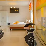 Hotel Am Mueritzhafen Garni