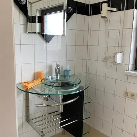 Am Mueritzhafen Garni Hotel *
