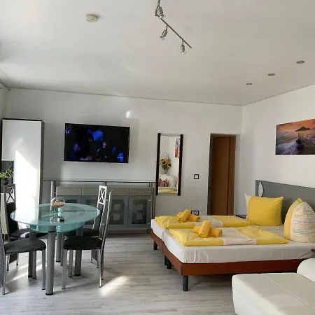 Am Müritzhafen Garni *