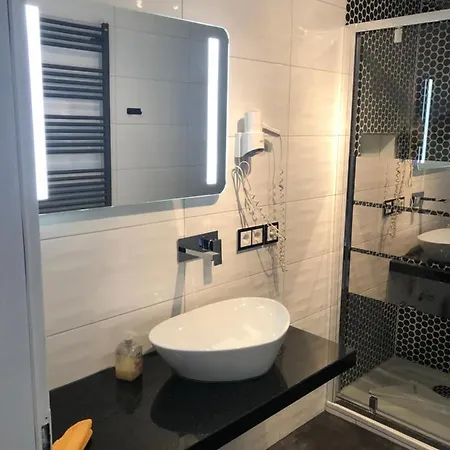 Hotel Am Müritzhafen Garni *