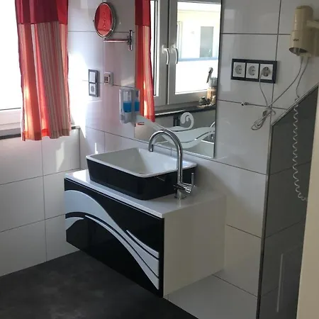 Am Müritzhafen Garni Hotel