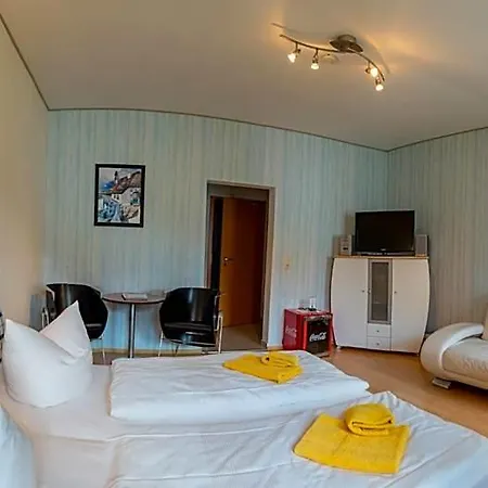 Hotel Am Mueritzhafen Garni