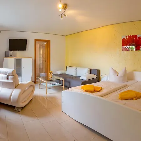 Am Müritzhafen Garni Waren (Müritz)