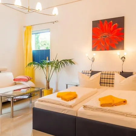 Am Müritzhafen Garni Waren (Müritz)