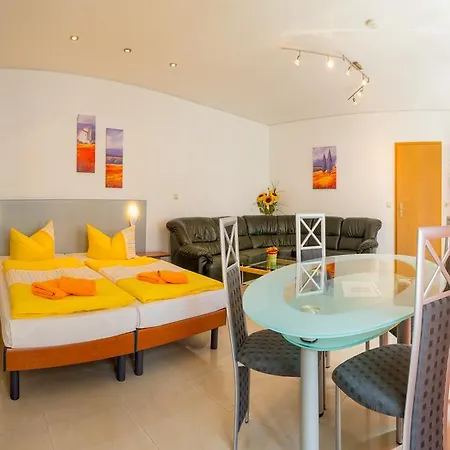 Hotel Am Müritzhafen Garni