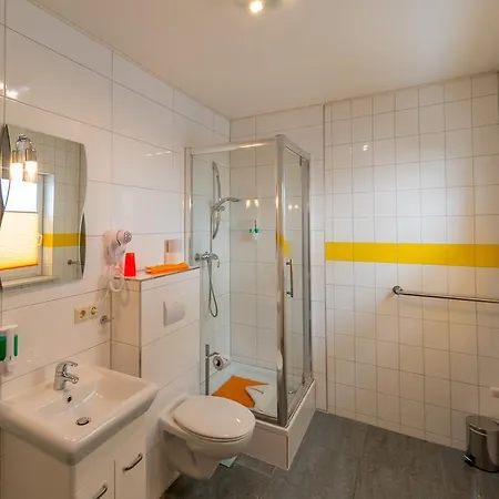 Am Müritzhafen Garni Waren (Müritz)