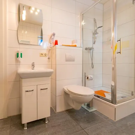 Hotel Am Mueritzhafen Garni