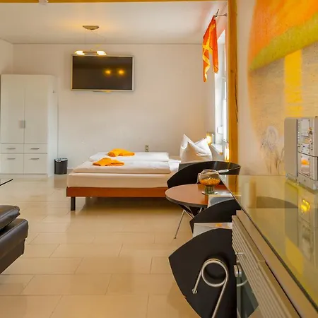 Hotel Am Mueritzhafen Garni