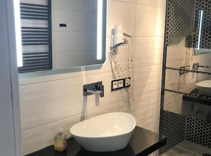 Hotel Am Mueritzhafen Garni *