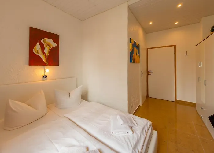 Hotel Am Mueritzhafen Garni