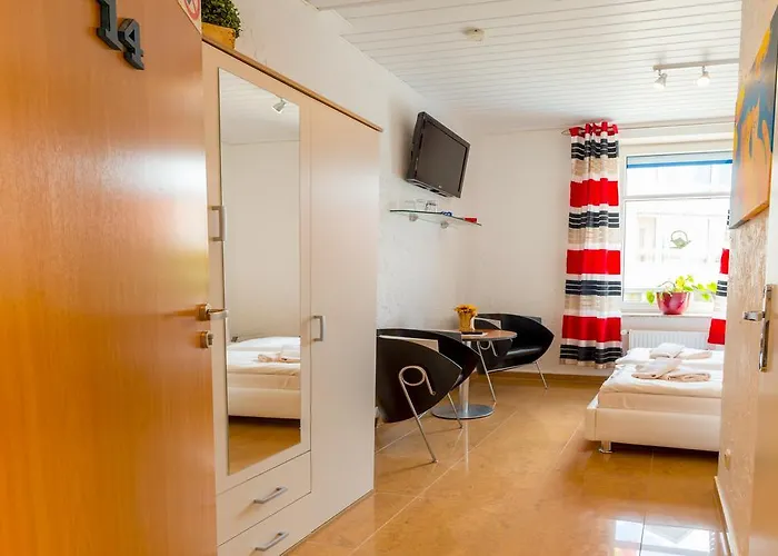 Hotel Am Mueritzhafen Garni