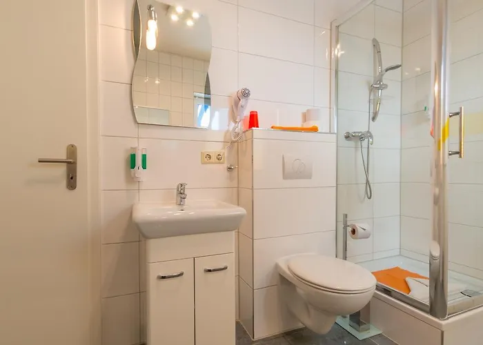 Am Mueritzhafen Garni