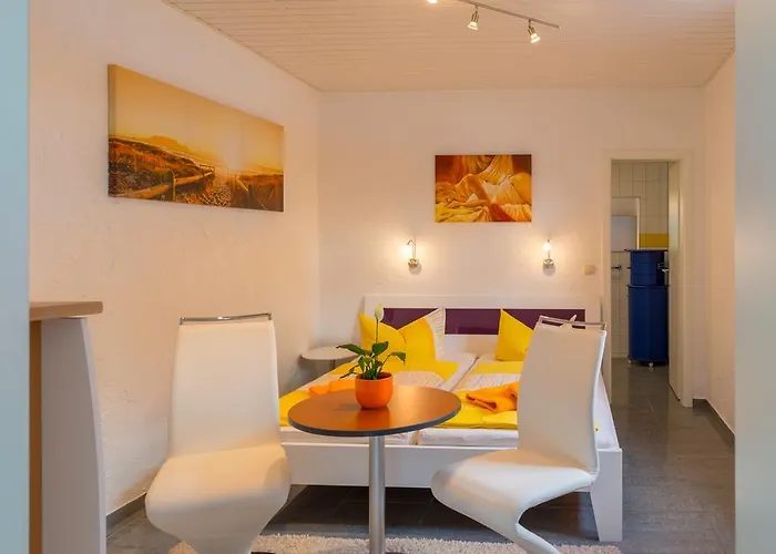 Am Mueritzhafen Garni Waren (Mueritz)